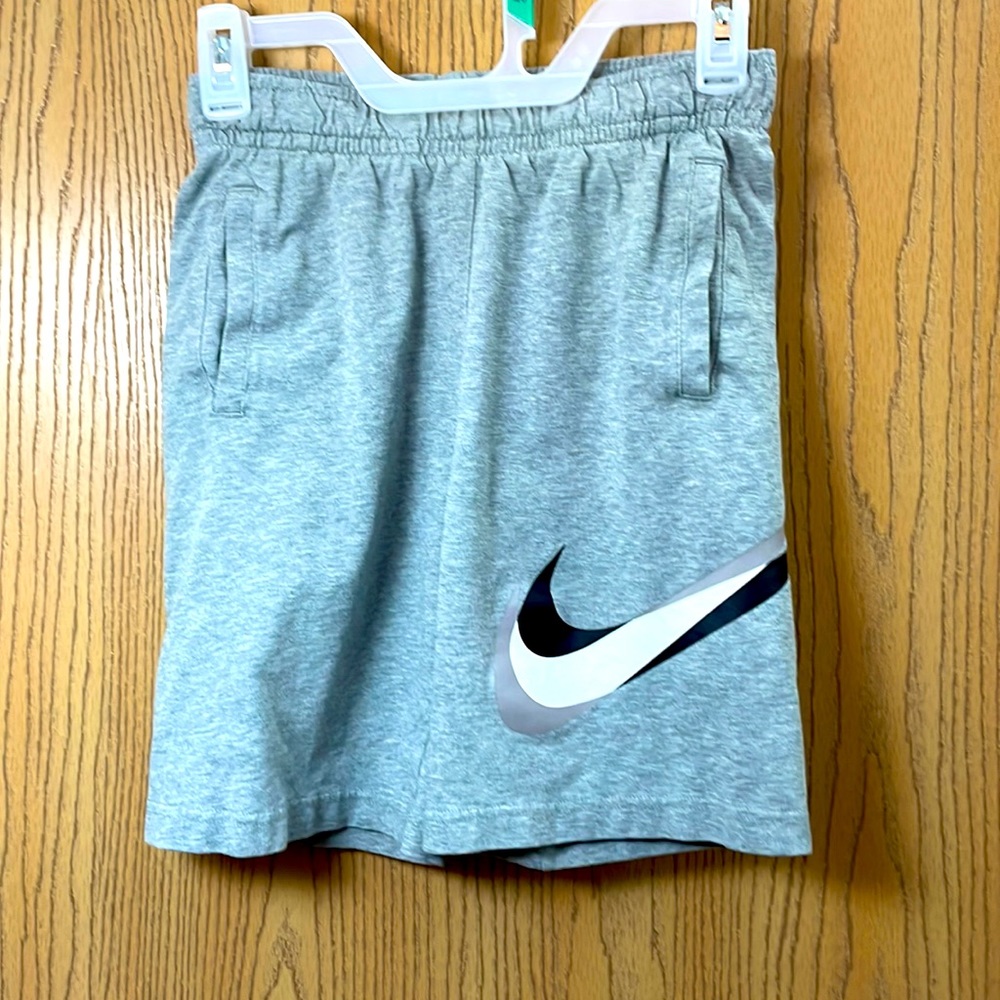 Nike Boys Shorts Sz Medium